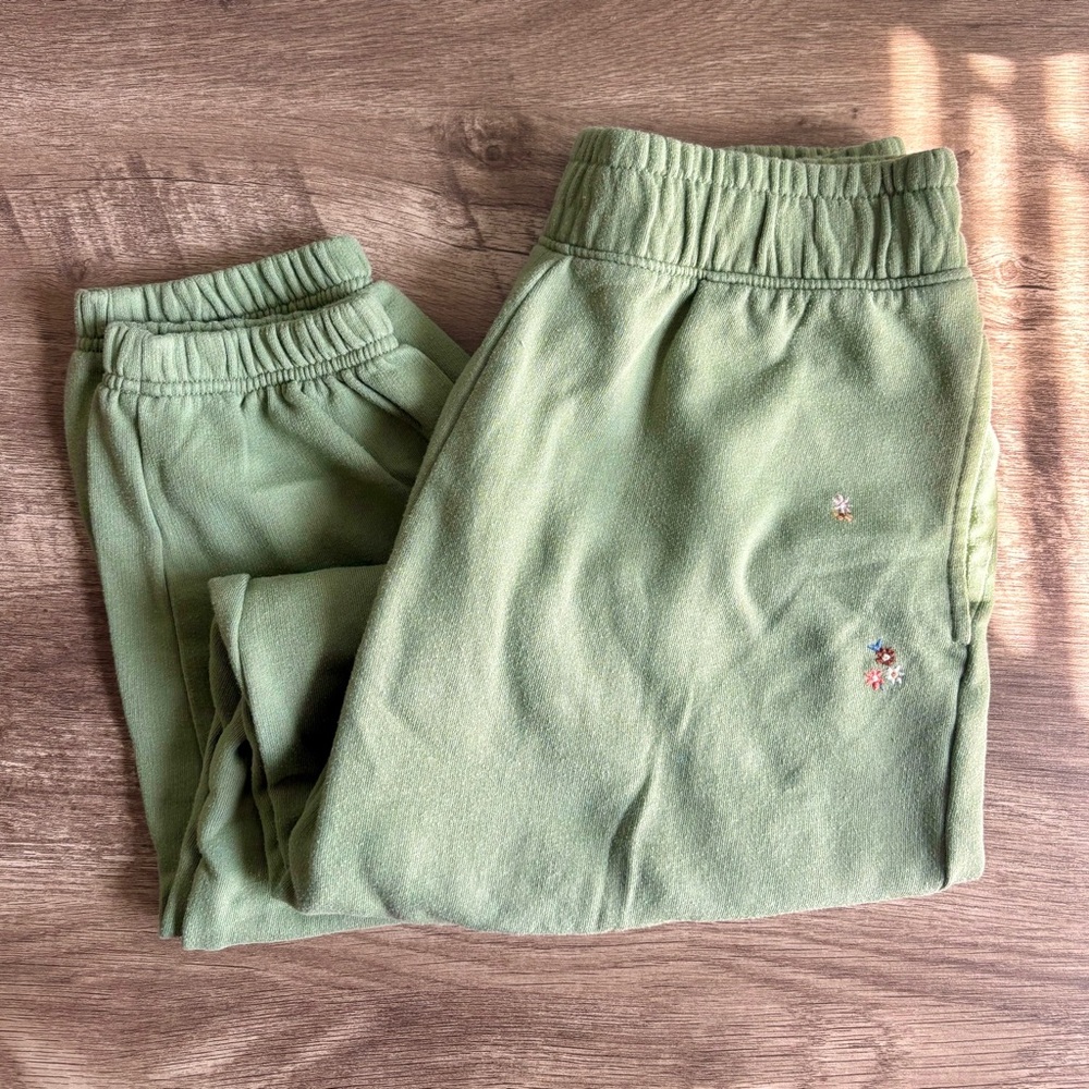 size medium, green, American Eagle sweatpants, flower embroidered